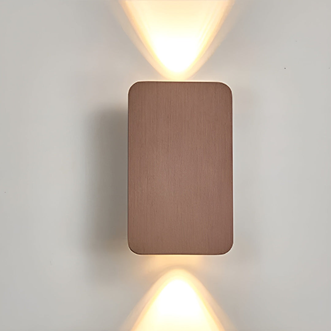 Minimalistische LED-Wandleuchte für stilvolles Wohnen, rechteckiges Design, warme Lichtquelle, energieeffizient, Aluminium.
