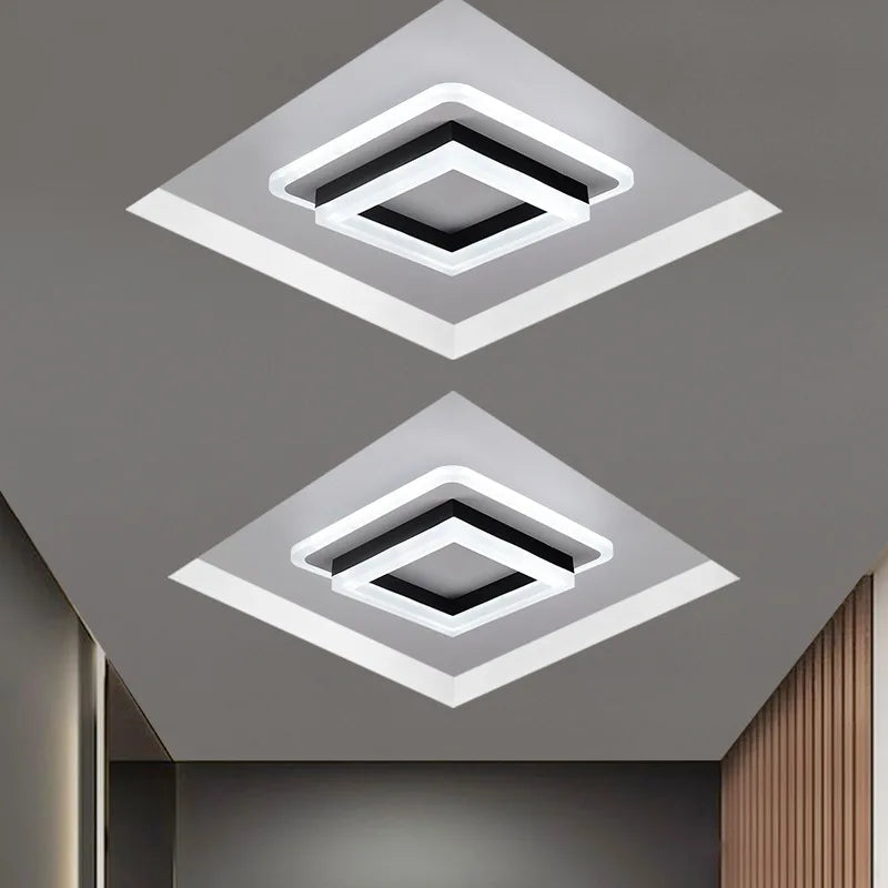 "Minimalistische moderne Deckenleuchte mit klaren Linien in Acryl und Metall, ideal für elegante Raumbeleuchtung."