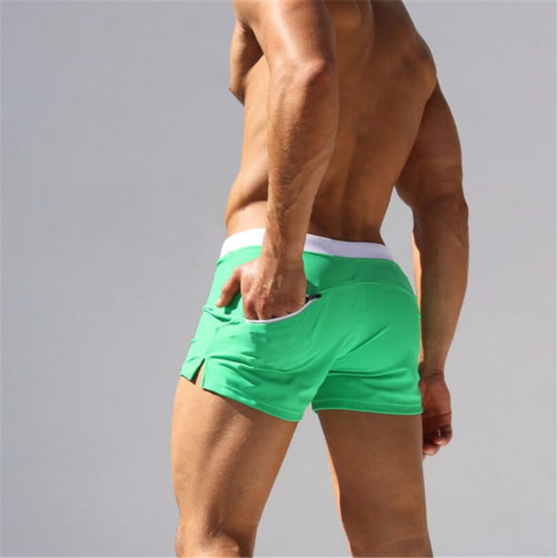 "Moderne Badehose 2024 in Armee grün, elegantes Design, Komfortbund, ideal für Strand oder Schwimmbad, stilvoller Look"