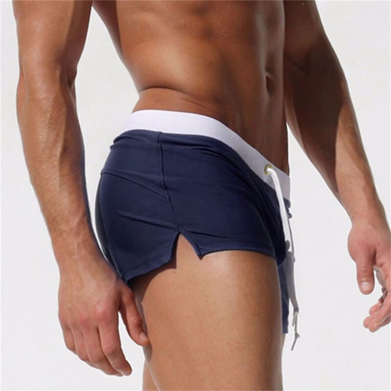 "Moderne Badehose 2024 in Armee grün, elegantes Design, Komfortbund, ideal für Strand oder Schwimmbad, stilvoller Look"