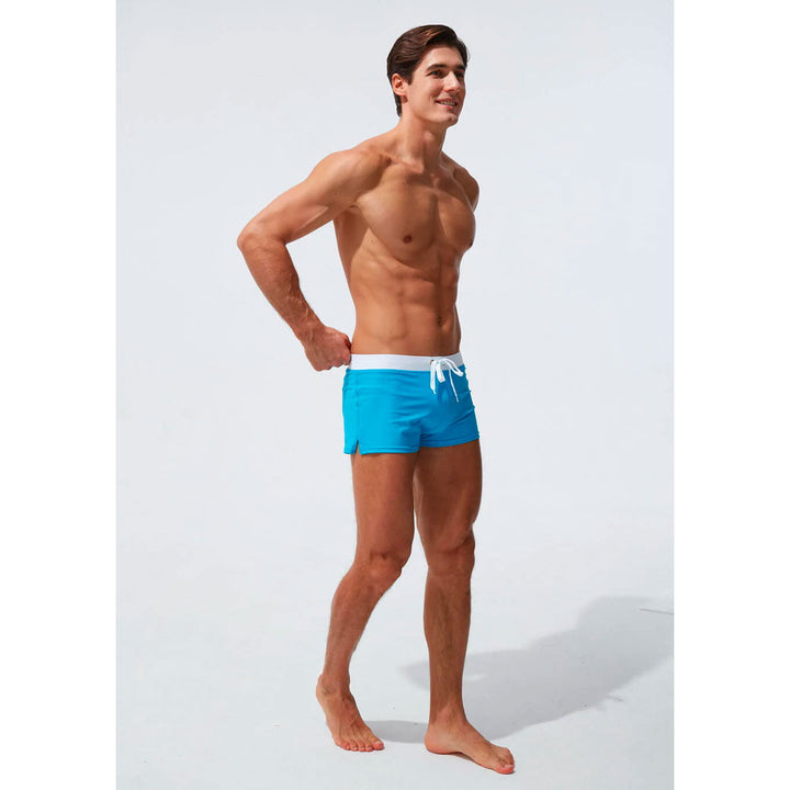 "Moderne Badehose 2024 in Armee grün, elegantes Design, Komfortbund, ideal für Strand oder Schwimmbad, stilvoller Look"