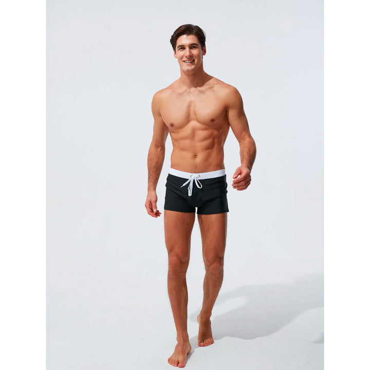 "Moderne Badehose 2024 in Armee grün, elegantes Design, Komfortbund, ideal für Strand oder Schwimmbad, stilvoller Look"