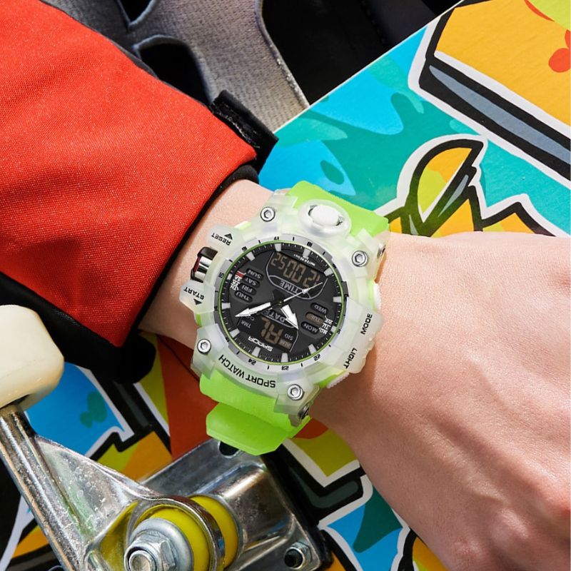 Moderne Herren-Sportuhr mit LED-Display, wasserdicht, in Grau, ideal für Fitness-Tracking und stilvolle Abenteurer.