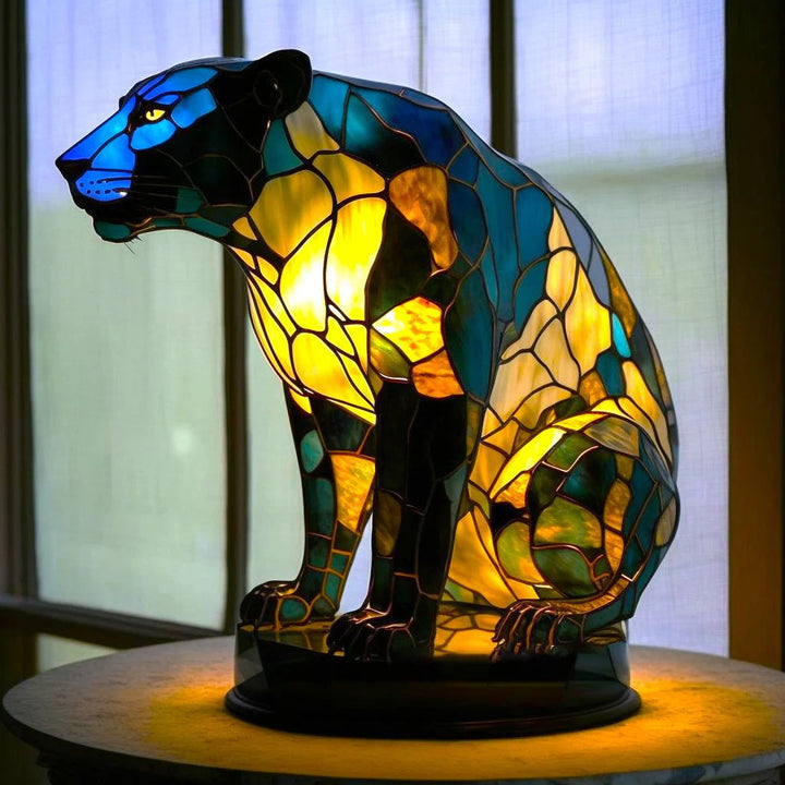 "Moderne Kunsttischleuchte in Tiffany-Stil, buntes Design, verleiht Räumen ein stilvolles und elegantes Ambiente."