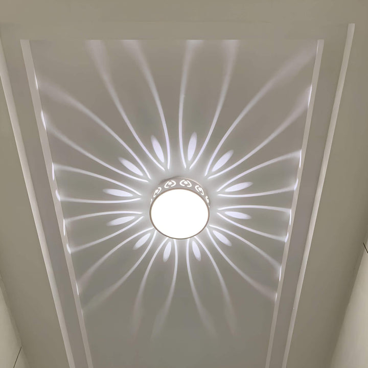 "Moderne LED-Deckenleuchte, energieeffizient mit 30 cm Durchmesser, ideal für Flur oder Balkon, in Felwit und Warmweiß."