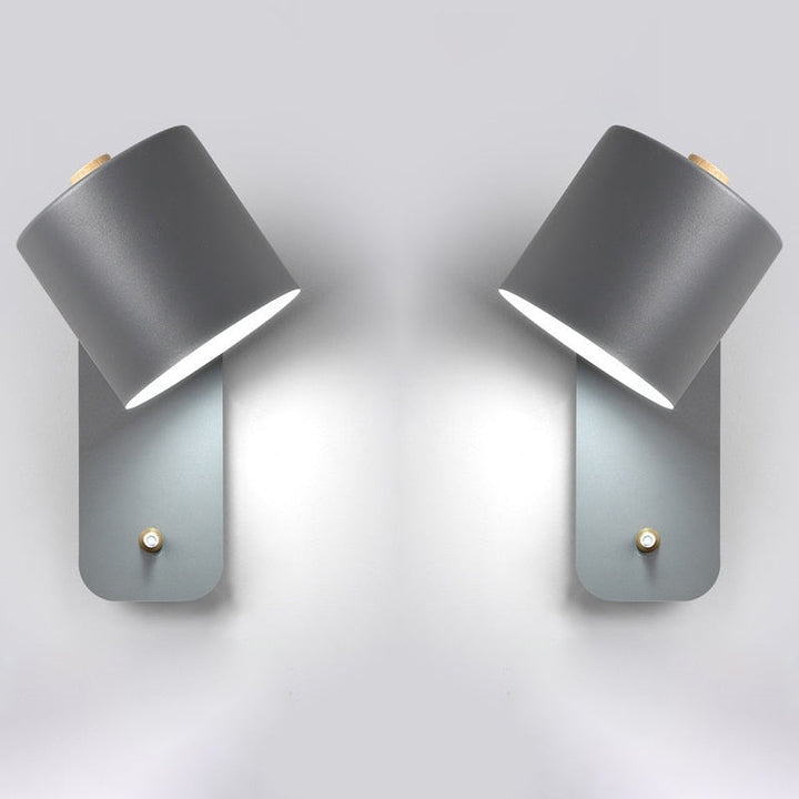 "Moderne LED-Wandleuchte Grau mit elegantem Design, Schalter integriert, ideal für stilvolle Innenbeleuchtung."