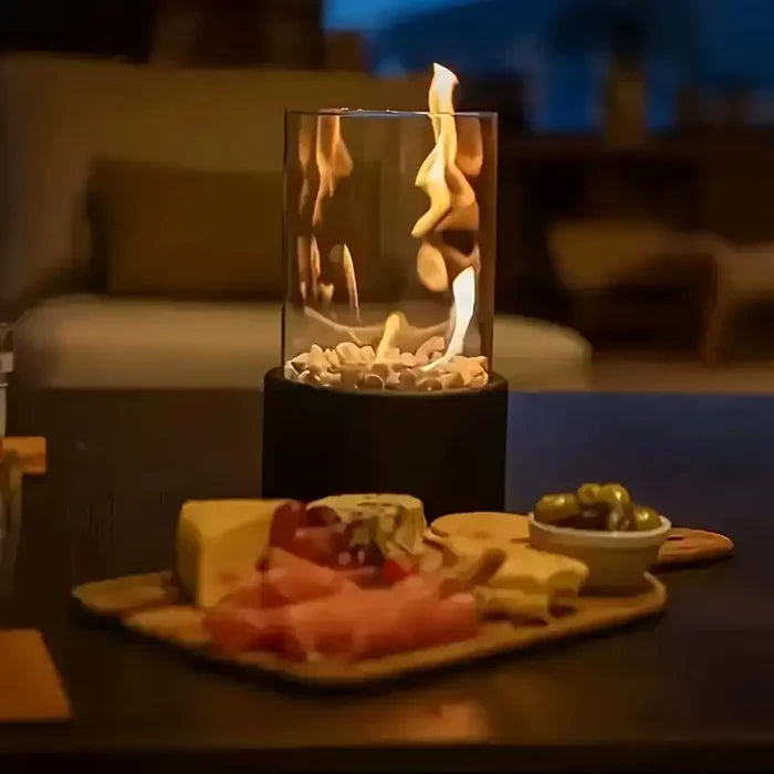 "Moderne, tragbare Tischfeuer Laterne, wetterfest, stilvoller Stahl & Glas, für gemütliche Innen- und Außengestaltung."