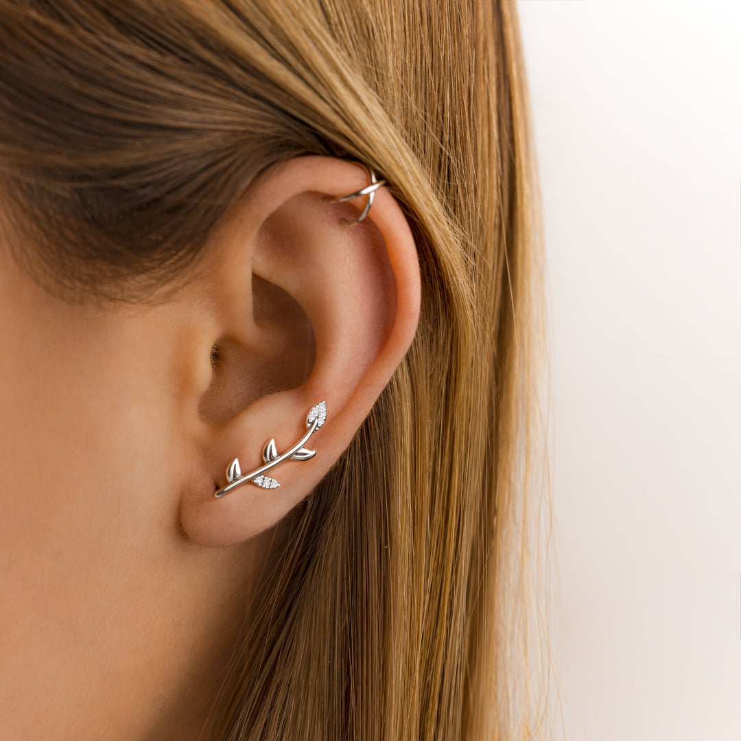 "Moderne U-förmige Ohrclips aus Sterling-Silber, stilvoll vergoldet, elegant und vielseitig für jede Gelegenheit."