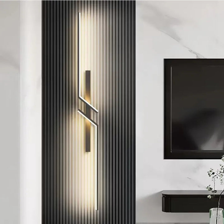 "Moderne Wandlampe mit geometrischem Design, klaren Linien und minimalistisch für elegante Innenbeleuchtung geeignet."