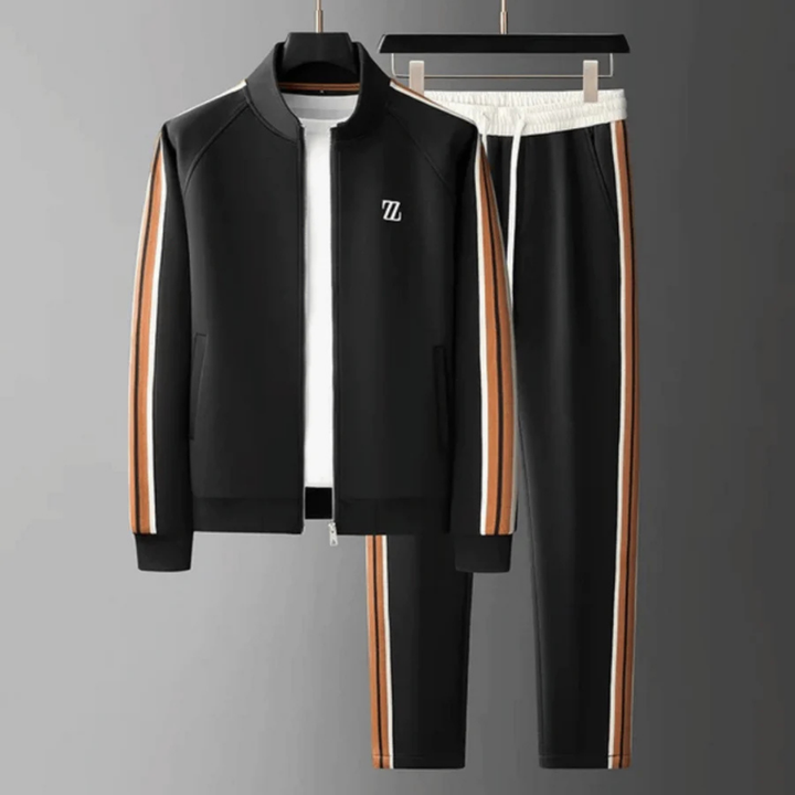 Moderner Herren-Trainingsanzug in Schwarz mit schlanker Passform und Reißverschluss für sportlichen Komfort.