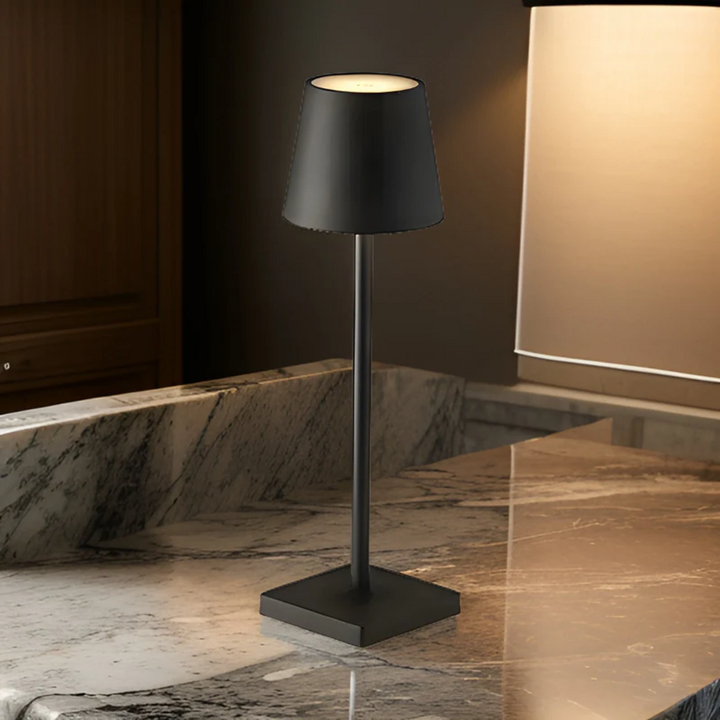 "Moderner kabelloser LED-Tischleuchte im skandinavischen Design, wiederaufladbar, warmweißes Licht, ideal für Innen- und Auße