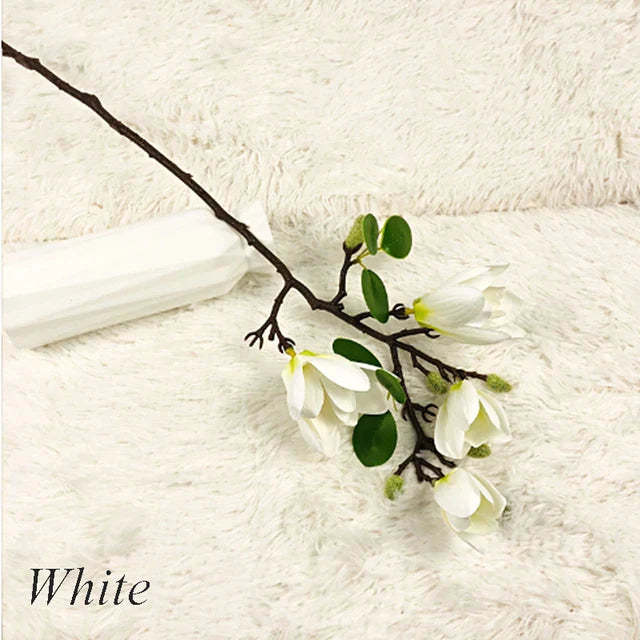 "Naturgetreue künstliche Magnolienzweige aus Seide mit detailreichen Blüten und Blättern für dekorative Innenräume"