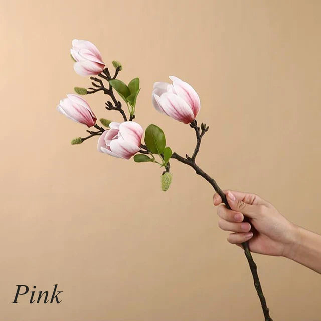 "Naturgetreue künstliche Magnolienzweige aus Seide mit detailreichen Blüten und Blättern für dekorative Innenräume"