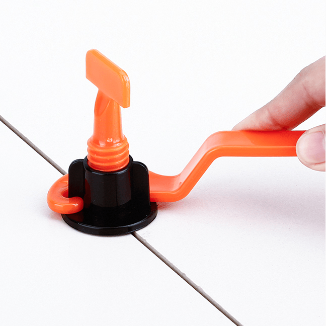 "Nivelliersystem für DIY: Robuste, wiederverwendbare Keile, ideal für präzise Fliesenverlegung und glatte Oberflächen."