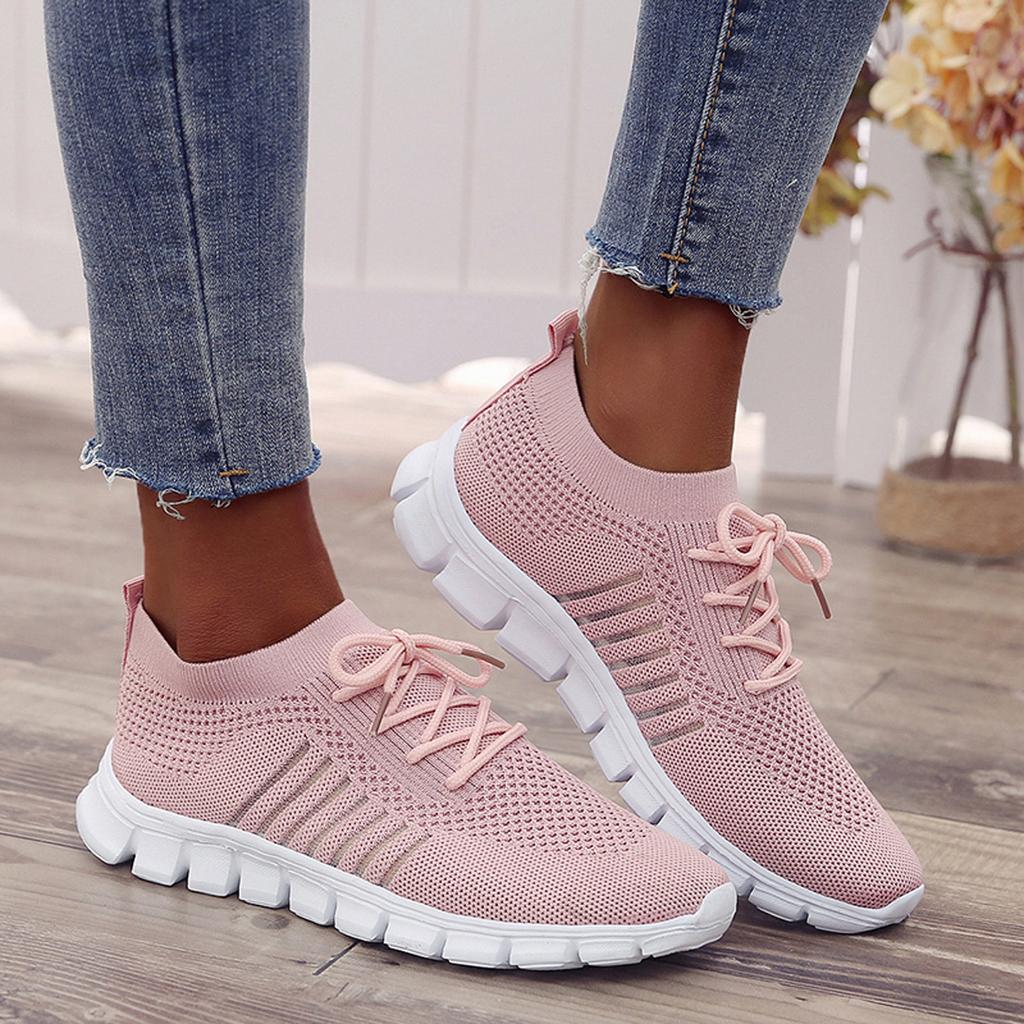"Orthopädische, atmungsaktive Sportschuhe für Damen und Herren in verschiedenen Farben auf hellem Hintergrund"