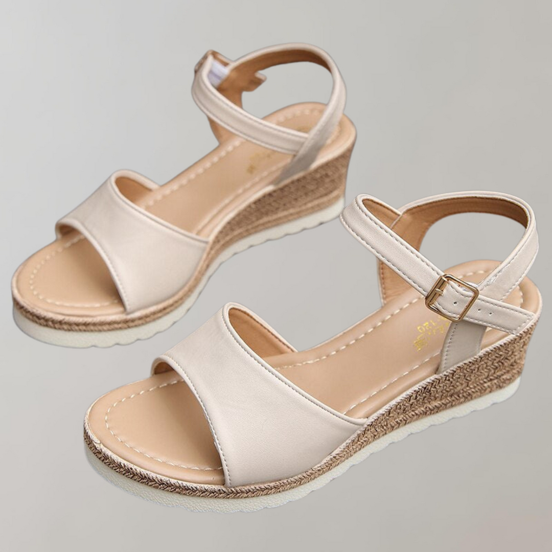 Orthopädische Damen Plateau Sandalen, ergonomische Sohle, verstellbare Riemen, stilvolles Design, atmungsaktive Materialien.