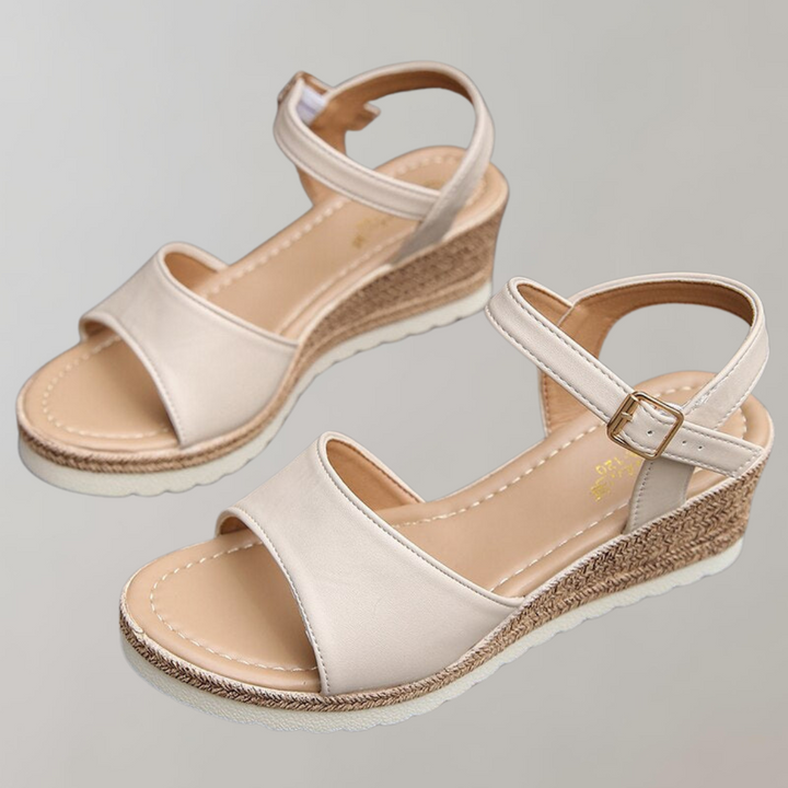 Orthopädische Damen Plateau Sandalen, ergonomische Sohle, verstellbare Riemen, stilvolles Design, atmungsaktive Materialien.