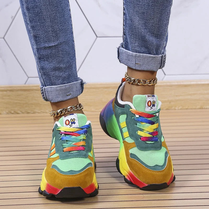 Orthopädische Sneaker in elegantem Design, atmungsaktiv, mit gepolsterten Sohlen, ideal für Komfort und Alltag.