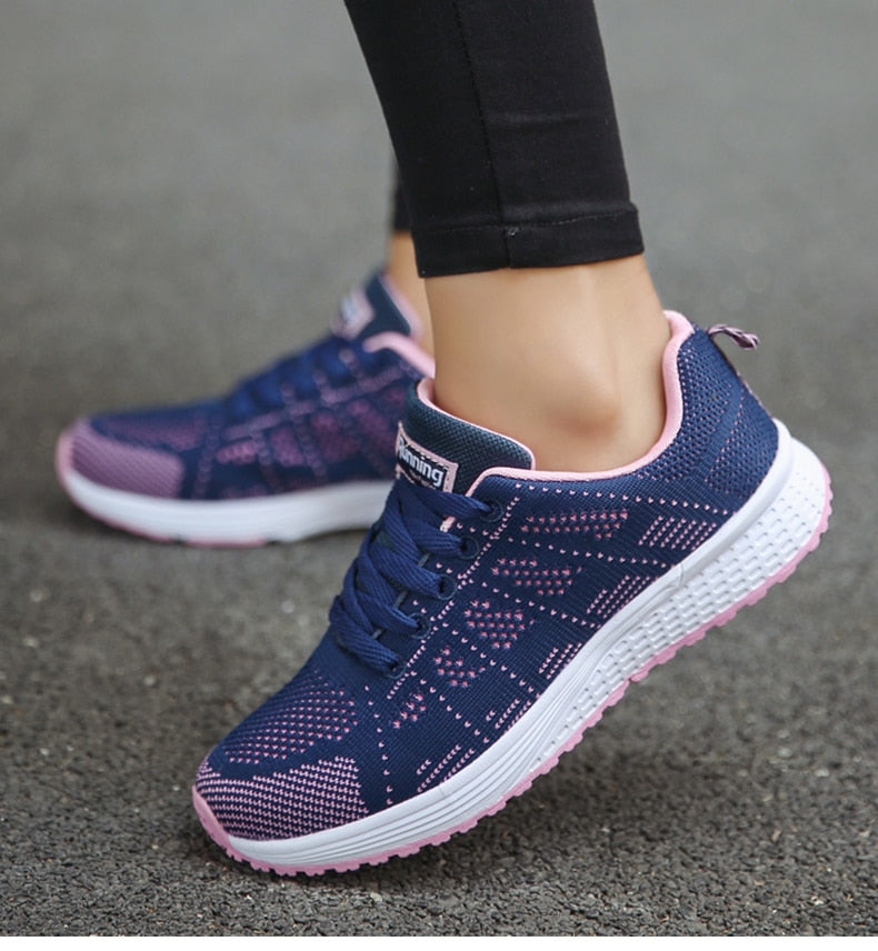 "Orthopädische Sportschuhe in Blau mit Gelsohle, erstklassige Dämpfung und Stabilität für komfortable sportliche Aktivitäten.