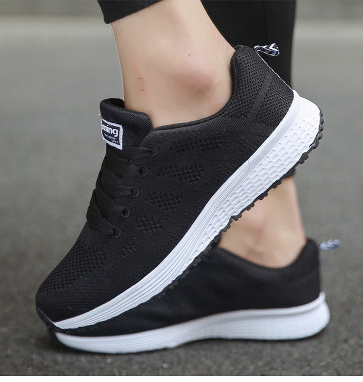 "Orthopädische Sportschuhe in Blau mit Gelsohle, erstklassige Dämpfung und Stabilität für komfortable sportliche Aktivitäten.