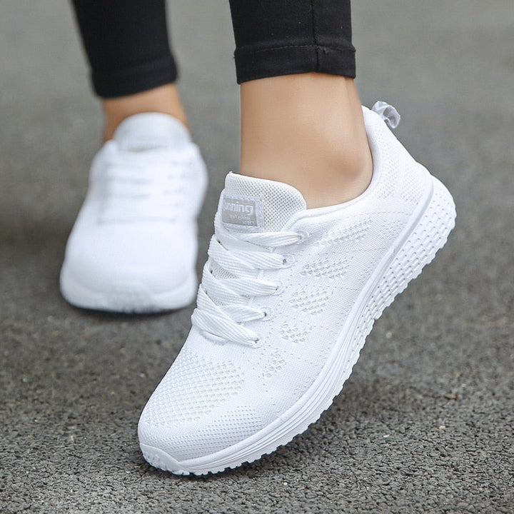 "Orthopädische Sportschuhe in Blau mit Gelsohle, erstklassige Dämpfung und Stabilität für komfortable sportliche Aktivitäten.