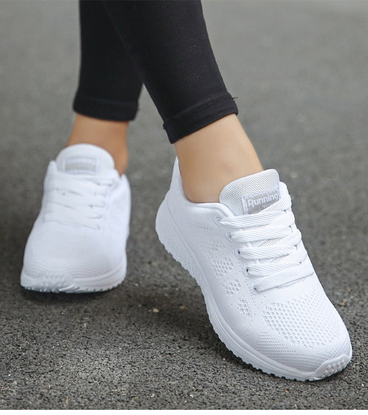 "Orthopädische Sportschuhe in Blau mit Gelsohle, erstklassige Dämpfung und Stabilität für komfortable sportliche Aktivitäten.