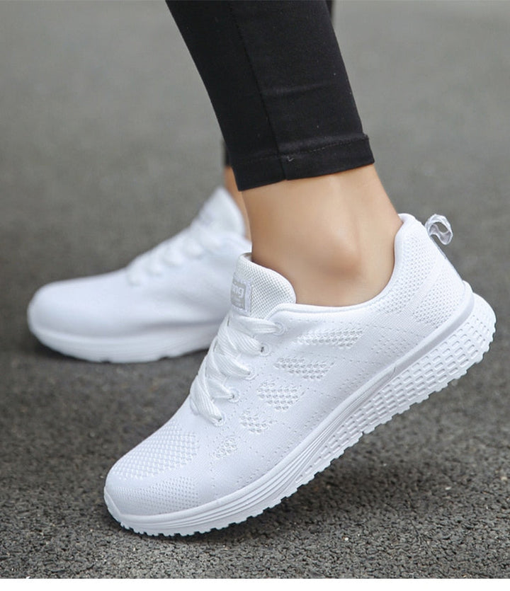 "Orthopädische Sportschuhe in Blau mit Gelsohle, erstklassige Dämpfung und Stabilität für komfortable sportliche Aktivitäten.
