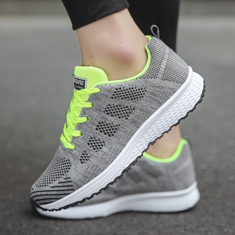 "Orthopädische Sportschuhe in Blau mit Gelsohle, erstklassige Dämpfung und Stabilität für komfortable sportliche Aktivitäten.