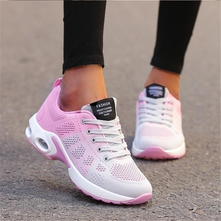 "Orthopädische Turnschuhe für Damen, hellblau-violett, mit ergonomischem Design für maximalen Komfort und Stil."