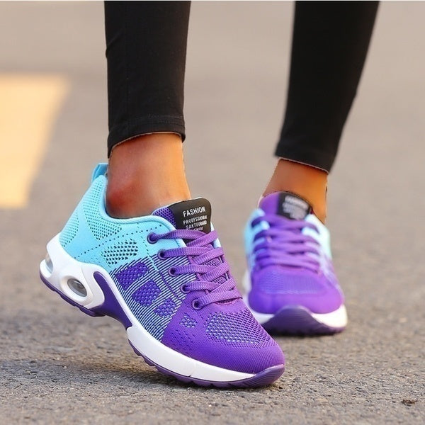 "Orthopädische Turnschuhe für Damen, hellblau-violett, mit ergonomischem Design für maximalen Komfort und Stil."