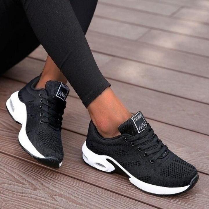 "Orthopädische Turnschuhe für Damen, hellblau-violett, mit ergonomischem Design für maximalen Komfort und Stil."