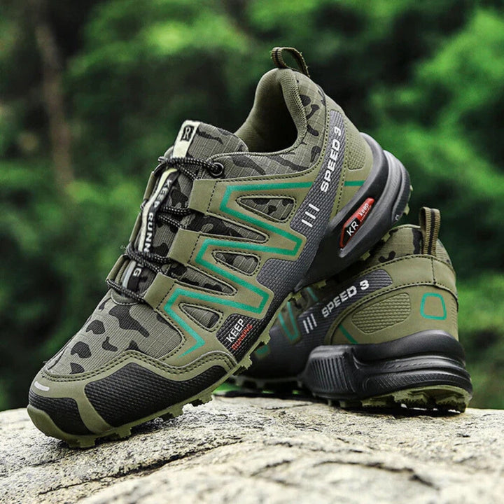 Orthopädische Wanderschuhe mit rutschfester Sohle und breitem Zehenraum, ideal für Komfort und Stabilität beim Wandern.