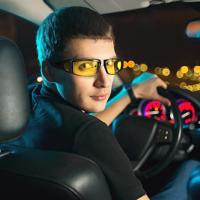 Polarisierte Nachtfahrbrille, gelbe Gläser, seitliche Ansicht; reduziert Blendung, ideal für sicheres Nachtfahren.