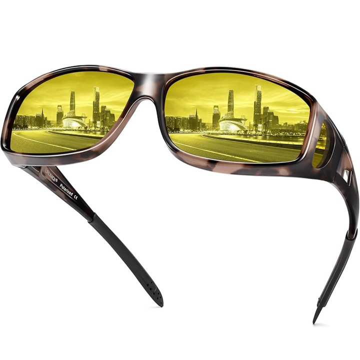 Polarisierte Nachtfahrbrille, gelbe Gläser, seitliche Ansicht; reduziert Blendung, ideal für sicheres Nachtfahren.