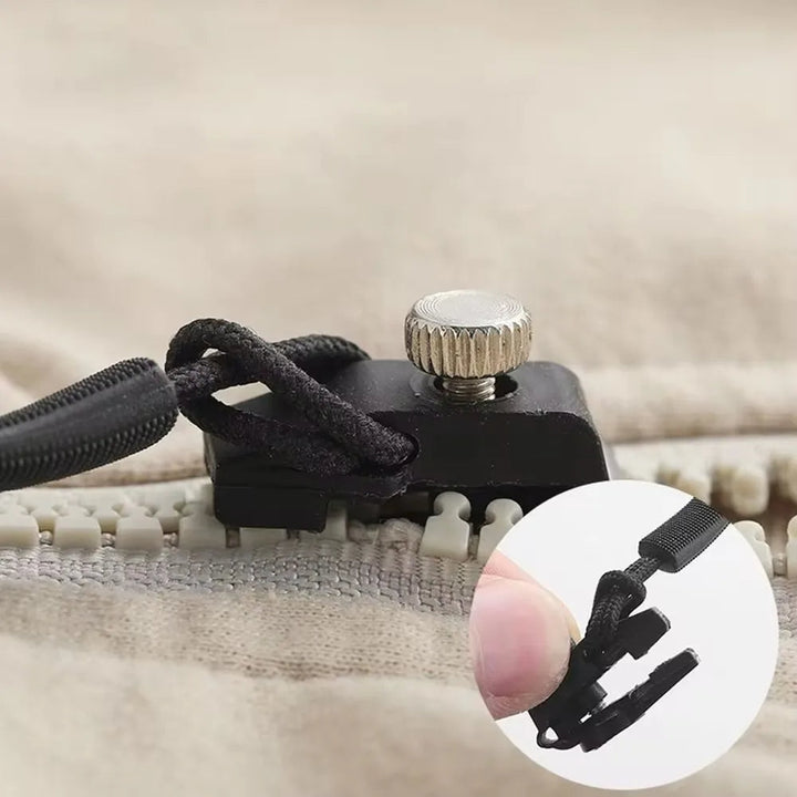 "Reißverschluss-Reparatur-Set mit diversen Werkzeugen auf hellem Hintergrund, ideal für Kleidung und Taschenreparatur."
