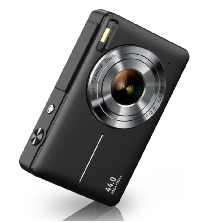"Retro Digitalkamera mit kompaktem Gehäuse, moderner Retro-Ästhetik, ideal für spontane Momente und 1080p Videoaufnahme."