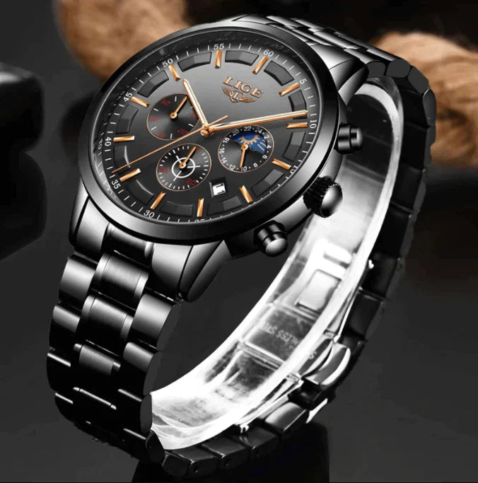 Robuste Militär-Uhr mit schwarzem Zifferblatt, robustem Stahlgehäuse und strapazierfähigem Armband für stilvolle Männer.
