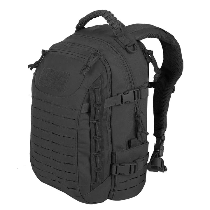 "Robuster taktischer Rucksack in Camouflage, 30-Liter-Stauraum, wasserabweisend, ideal für Camping und Wandern."