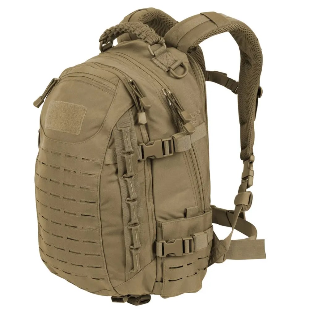 "Robuster taktischer Rucksack in Camouflage, 30-Liter-Stauraum, wasserabweisend, ideal für Camping und Wandern."