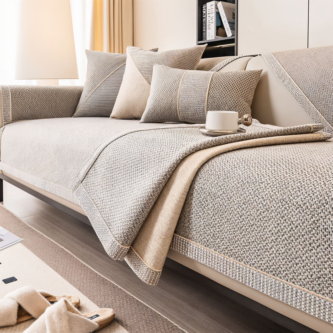 "Rutschfester Sofabezug in Hellgrau: Modernes Design, ultimative Passform & Schutz für Ihr Wohnzimmer-Sofa."