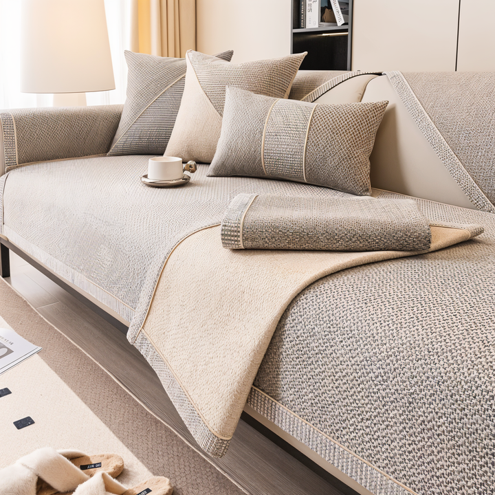 "Rutschfester Sofabezug in Hellgrau: Modernes Design, ultimative Passform & Schutz für Ihr Wohnzimmer-Sofa."