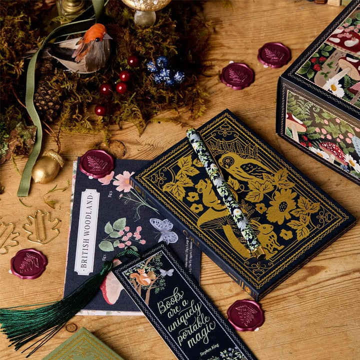 "Schreibwaren-Adventskalender im Winterwald-Design, 24-tägige Überraschungen, tiefrote Farben, für Kinder und Erwachsene"