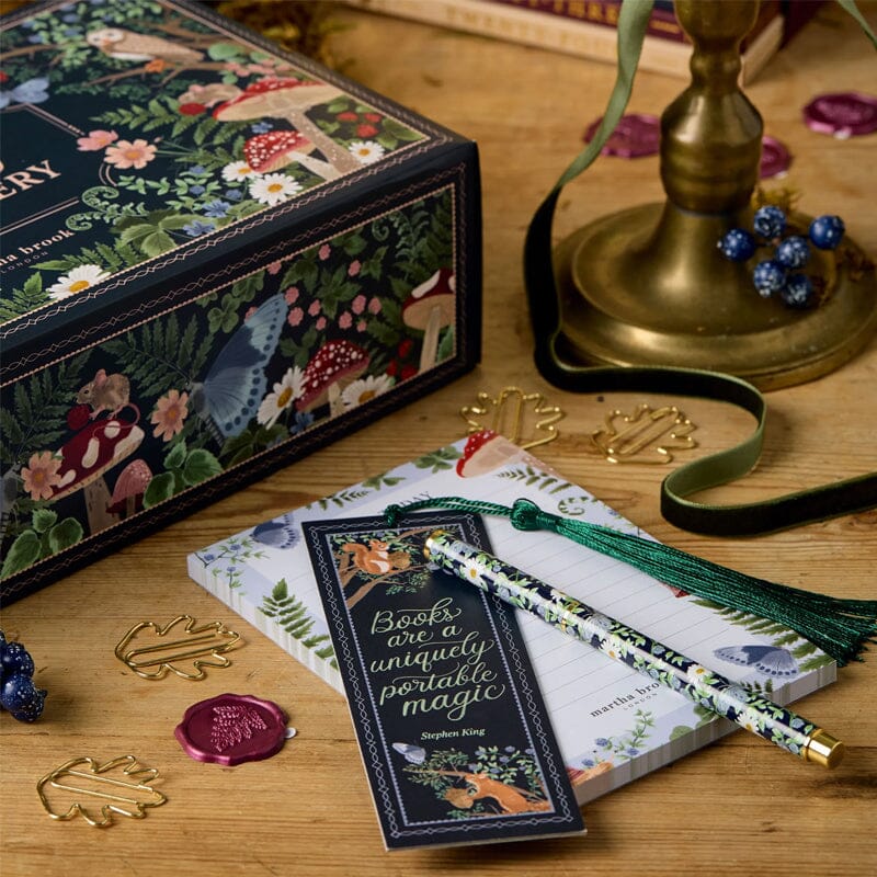 "Schreibwaren-Adventskalender im Winterwald-Design, 24-tägige Überraschungen, tiefrote Farben, für Kinder und Erwachsene"