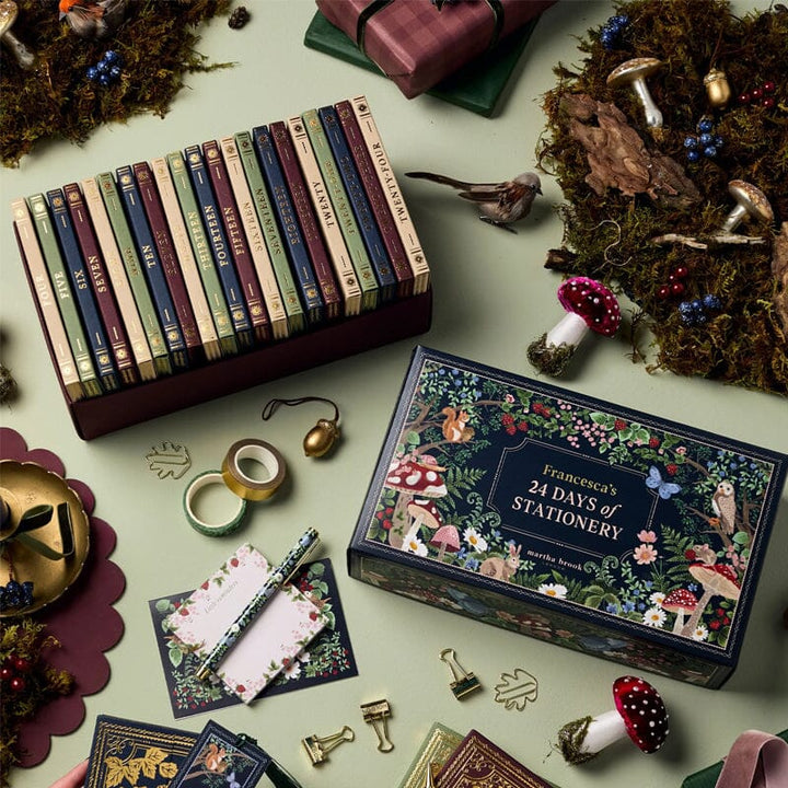 "Schreibwaren-Adventskalender im Winterwald-Design, 24-tägige Überraschungen, tiefrote Farben, für Kinder und Erwachsene"