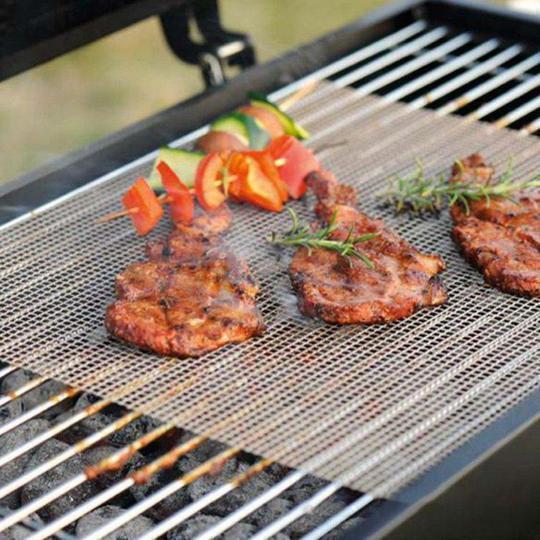 Schwarze antihaft Grillmatte für sauberes BBQ-Grillen, ideal für Fleisch und Gemüse, hitzebeständig bis 700°F, leicht zu rein