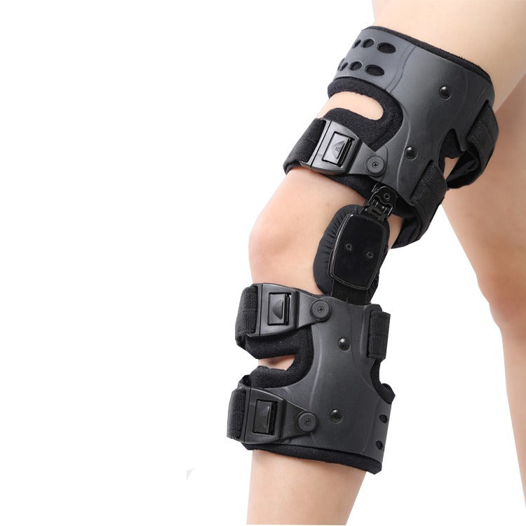 "Schwarze verstellbare Kniebandage seitlich für Druckentlastung, Stabilität und Komfort bei Arthrose und Bänderverletzungen."