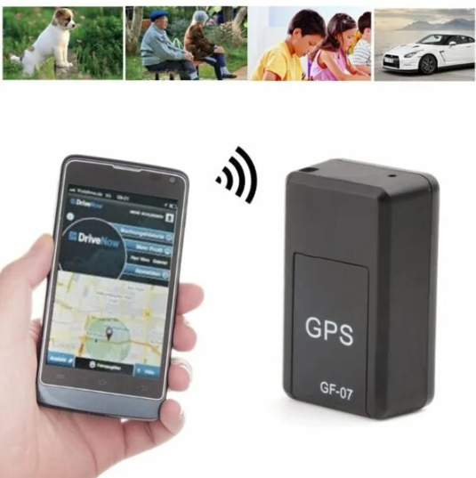 "Schwarzer, kompakter magnetischer GPS-Tracker mit starkem Magnet zur Diebstahlsicherung und weltweiter Fahrzeugortung."