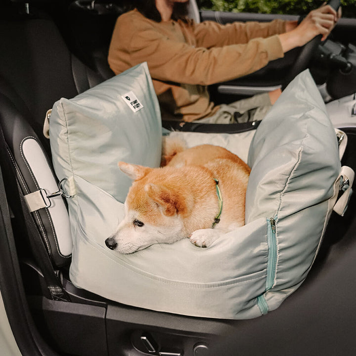 "Sicheres und wasserdichtes Hundeautositzbett mit Schutzkissen und Komfort, ideal für Reisen und leicht zu reinigen."