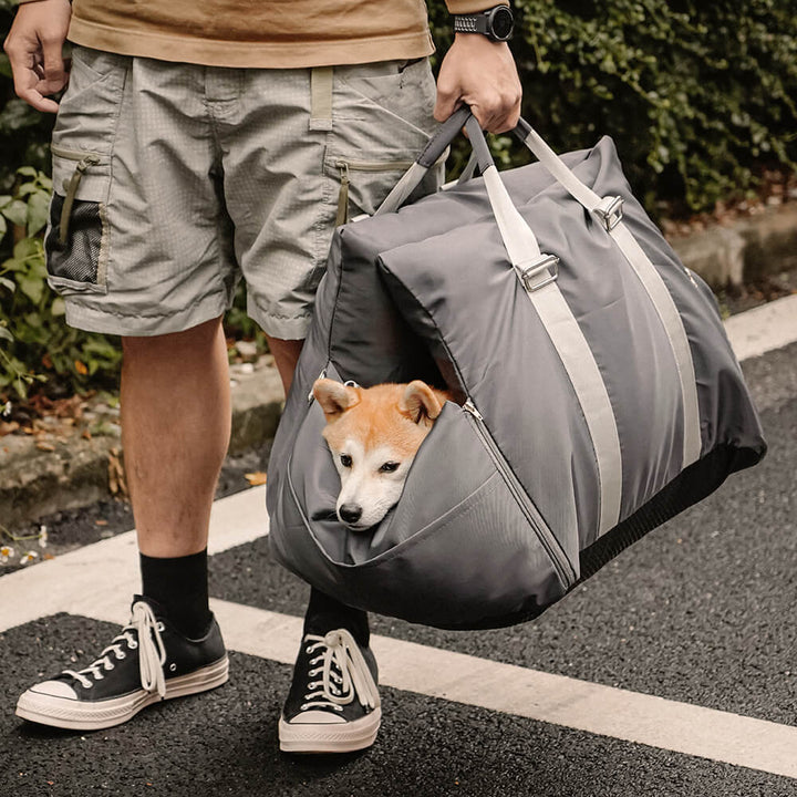 "Sicheres und wasserdichtes Hundeautositzbett mit Schutzkissen und Komfort, ideal für Reisen und leicht zu reinigen."