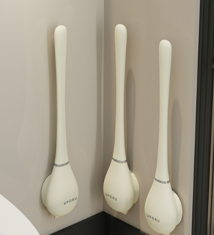 "Silikon-Toilettenbürste mit Wandhalterung in Beige, flacher Bürstenkopf für effiziente Reinigung, modernes Design."